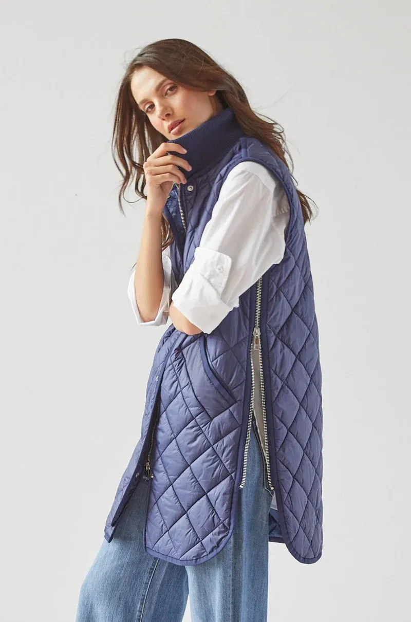 Adroit Destiny Long Vest | Champagne + Navy