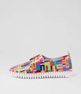 DJANGO & JULIETTE Huston Pink Stripe Multi Patent Leather Sneakers