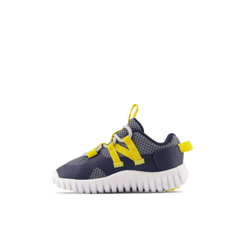 New Balance Infant Youth Boys Playgruv V2 Bungee Running Shoe - ITPGRVAB