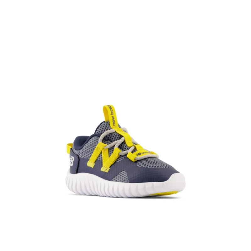 New Balance Infant Youth Boys Playgruv V2 Bungee Running Shoe - ITPGRVAB