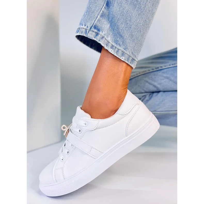 Women's sneakers with a Graff Gold clasp white